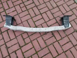 Etupuskuri Audi A3 8P Suuri Grilli 8P0807113B