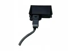 Port USB OEM 31306768 pour Volvo V40 Estate 2016