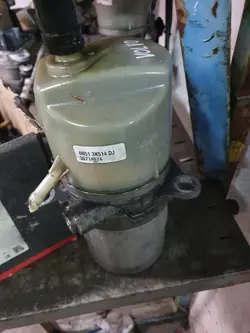 Bomba de direção assistida Volvo V50 4N513K514DJ