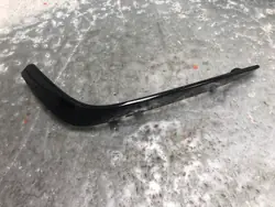 Revestimento do para-choque dianteiro esquerdo Mercedes W205 AMG A2058857138