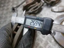 Jarrulevyt ja puristimet etu OEM ZACISK LEWY PRZÓD I30