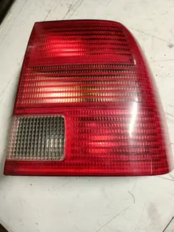 Höger Bakljus VW Passat B5 Sedan OEM 3B0945096F