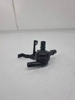 Jaguar vesipumppu OEM M8A28K586AA - Käytetty kunto