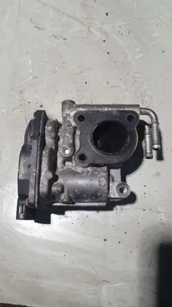 Toyota EGR-Ventil OEM 25800-0R010 für Avensis T27 2.0D