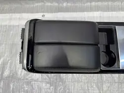 Käsinoja VELAR - PODŁOKIETNIK Land Rover Velar L560:lle