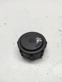 Laajennusastian kansi Etu BMW 5 E28 OEM 1152861
