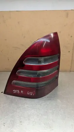 Vänster Bakljus Mercedes C W203 Kombi 2038201164