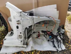 Tesla Model 3 2019 etu oikea lokasuoja OEM 176162