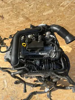 Komplett 1.0 TSI motor OEM 5188KM för Audi A3 8Y