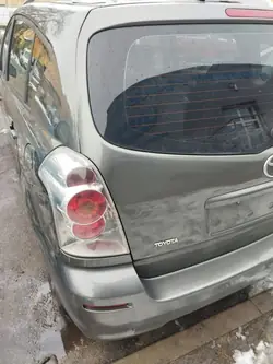 Takaluukku Toyota Corolla Verso II OEM XER6888