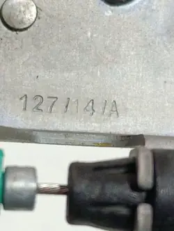 Puxador porta-malas Ford Transit Connect OEM 1271141A