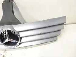 Grilli Mercedes C-luokka W203 2000-2007 A2038800383