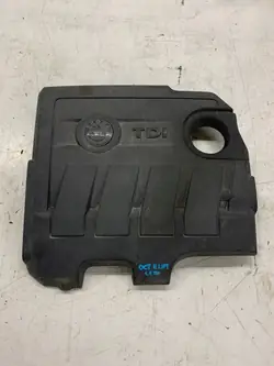 Moottorin yläkansi OEM 03L103925AT Skoda Octavia II