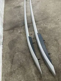 VW Touareg (7P5) rechterzijde rails OEM 7P6860044B