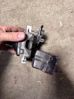 Audi Q5 8R Radar ACC Sensor Halterung OEM 8R0907561
