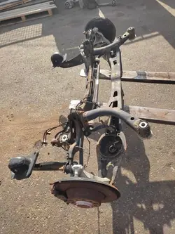 Traversa posteriore Volkswagen PASSAT B8