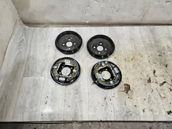 TOYOTA AYGO X Komplett Sats Bakre Bromsar och Skor OEM