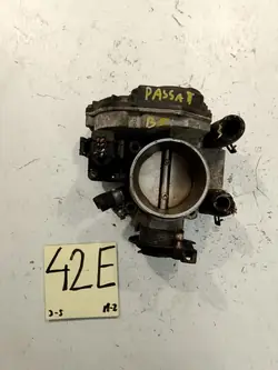 Corps de papillon Volkswagen Passat B5 1.8 Essence OEM