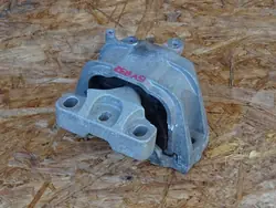Moottorin tuki GOLF V R32 EOS AUDI A3 8P 3.2 V6 1K0199262AR
