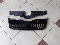 Grille OEM 5E0853653 C pour Skoda Octavia III VRS 2017-2020