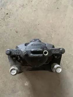 Caliper de freno delantero Chrysler Town & Country 2013 16018401
