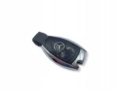 Llave Mercedes OEM UHP2245 - 3 Botones Plata Usada