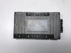 VW Phaeton Vahvistin OEM 3D0035466B - Käytetty