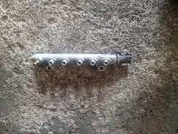 Insprutningsräl OEM 0445214042 för Nissan Primastar 2.5L