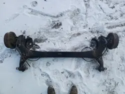 Poutre suspension arrière Mitsubishi OE LUK626