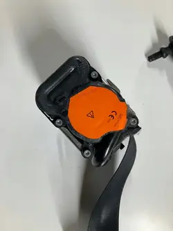Säkerhetsbälte fram höger Mercedes A-klass W176 OEM A1768602285