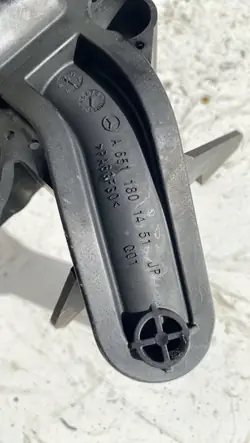 Mercedes-Benz Öljysuodatinputki OEM A6511801451