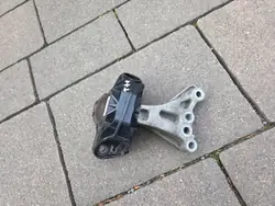 PEUGEOT 208 CITROEN C3 II Engine Mount 9676771080