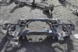 Jaguar F-Pace taka-akselin palkki OEM 422230