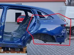 MERCEDESEQCBŁT Para-lamas traseiro esquerdo Mercedes EQC 400