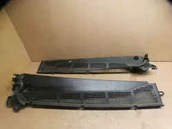 Tuulilasin tiiviste vasen/oikea OEM 9806194777/9808467277