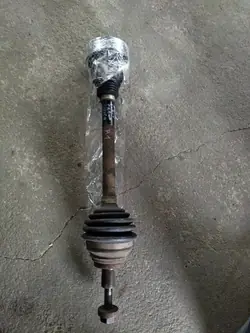 AUDI A3 8P VW SKODA 1.9 TDI Vänster framaxel 1H0407283C