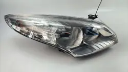 Rechter Koplamp Renault Megane III 260100017R