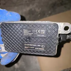 Sensor NOx Mercedes-Benz OEM 0111537228 para Atego