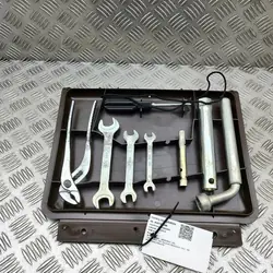 Kit de ferramentas Maserati 425 1987 OEM 329856103