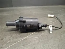 Vesipumppu OEM 9021593 Mercedes Actros MP4:lle