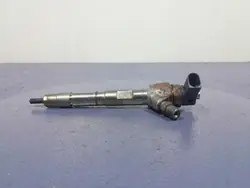 OEM 04L130277AE Polttoainesuutin Skoda Superb III