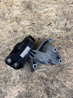 Supporto motore Renault Destro OE 113751860R 112327345R