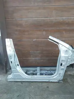 Pilier A B droit Toyota Prius IV OEM