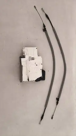 Audi VW Türschloss rechts 4K0839016P V038314