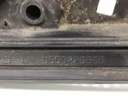 Guide de vitre avant Citroen C6 OEM 9659225680