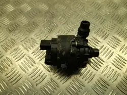 BMW Vesipumppu OEM 8651287 2 Active Tourerille