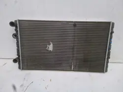 Radiador de agua VW Polo 6N0121201C