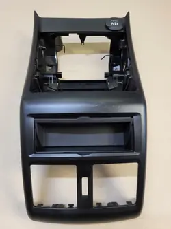 OEM A1666800410 Taka-Tunnelin Peite 12V-pistorasialla