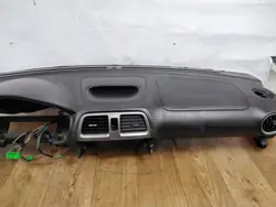 Subaru Impreza instrumentpanel OEM FOX-167579- Begagnad