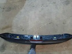 Chrysler Pacifica takaluukun spoileri OEM 5MW30LAUAE